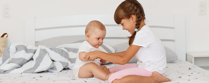 Mikor kezd a baba önállóan ülni?