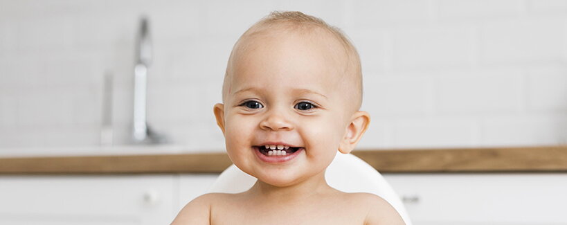 Hogyan ápoljuk az első fogacskákat?