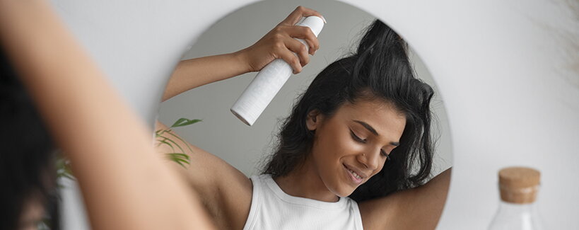 Hogyan használd a szárazsampont? 6 lépés a gyönyörű hajért hajmosás nélkül